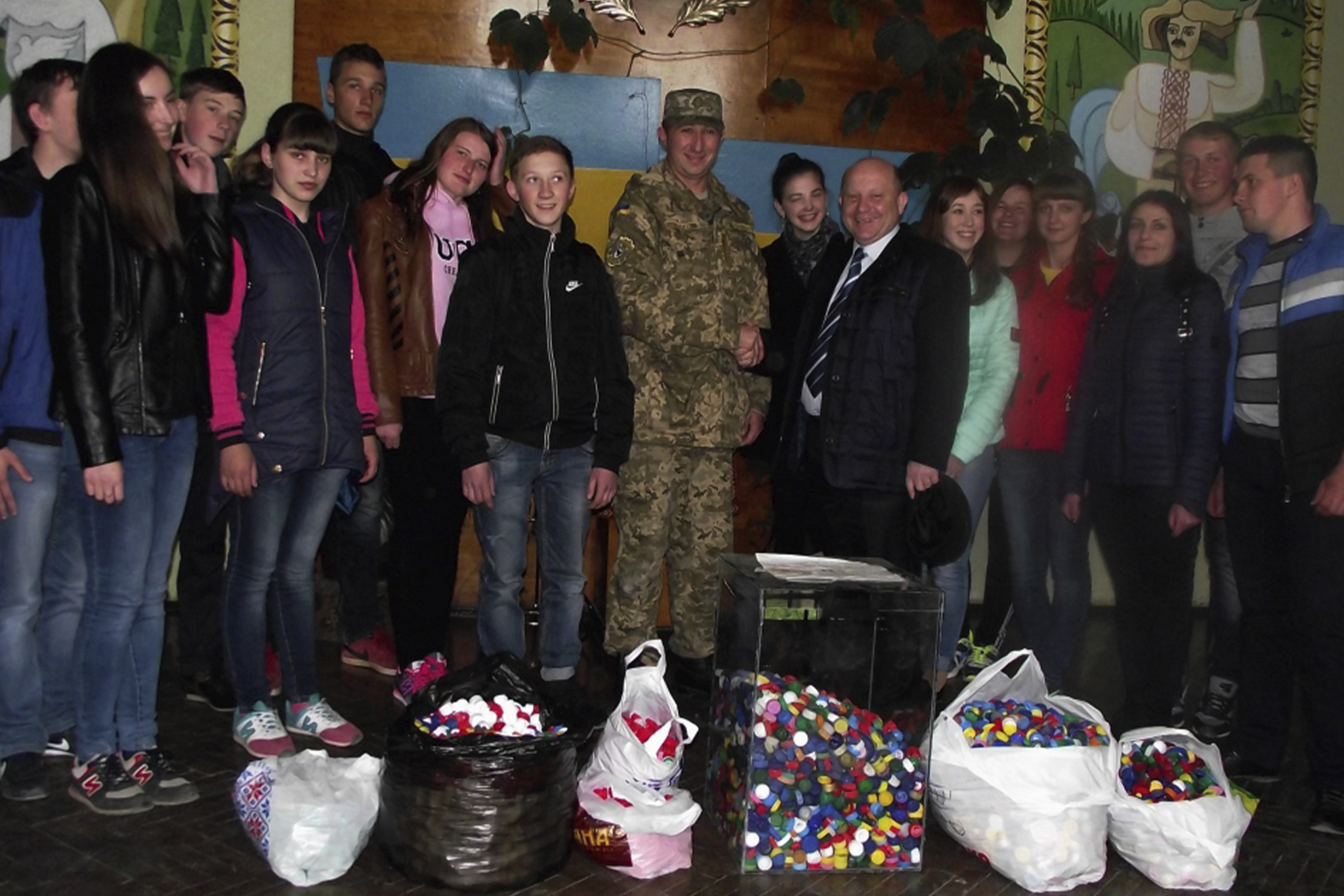 Всеукраїнська акція зі збору та переробки пластикових кришечок-закруток для протезування поранених бійців АТО