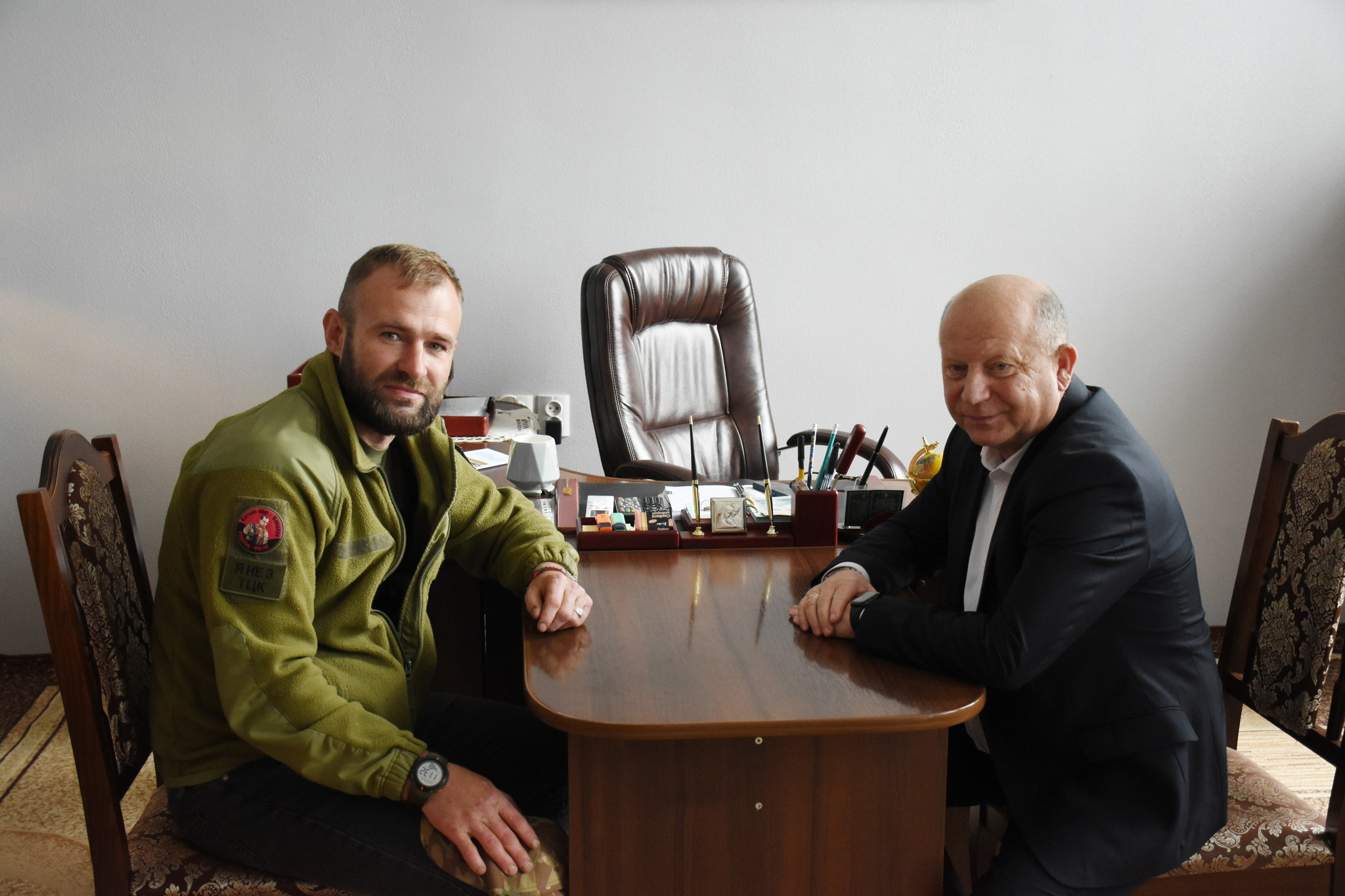 Зустріч із нашим випускником – воїном-захисником України – Олегом.