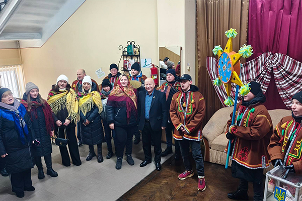 До нашого коледжу завітали волонтери з колядою