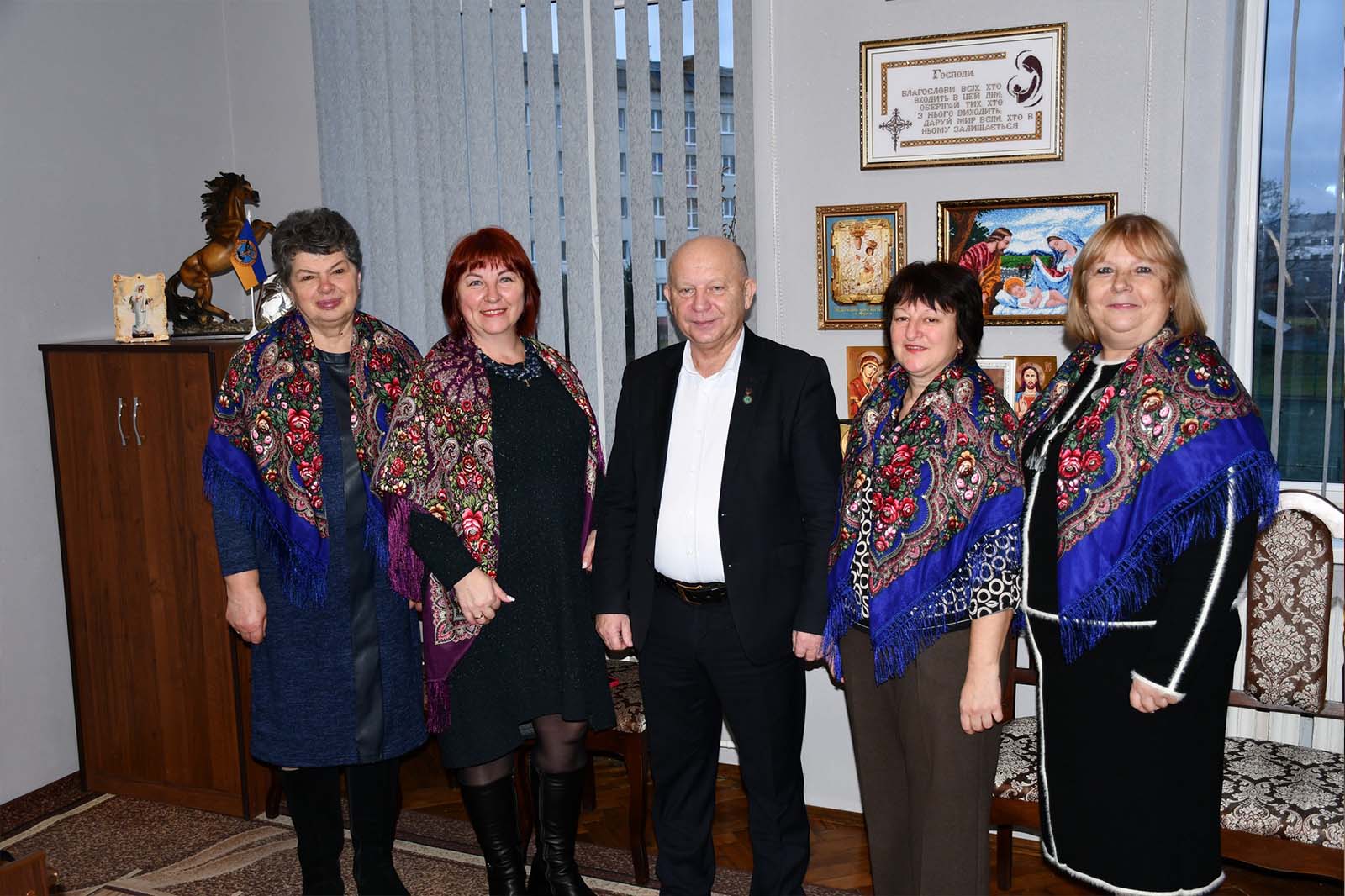 День української хустки