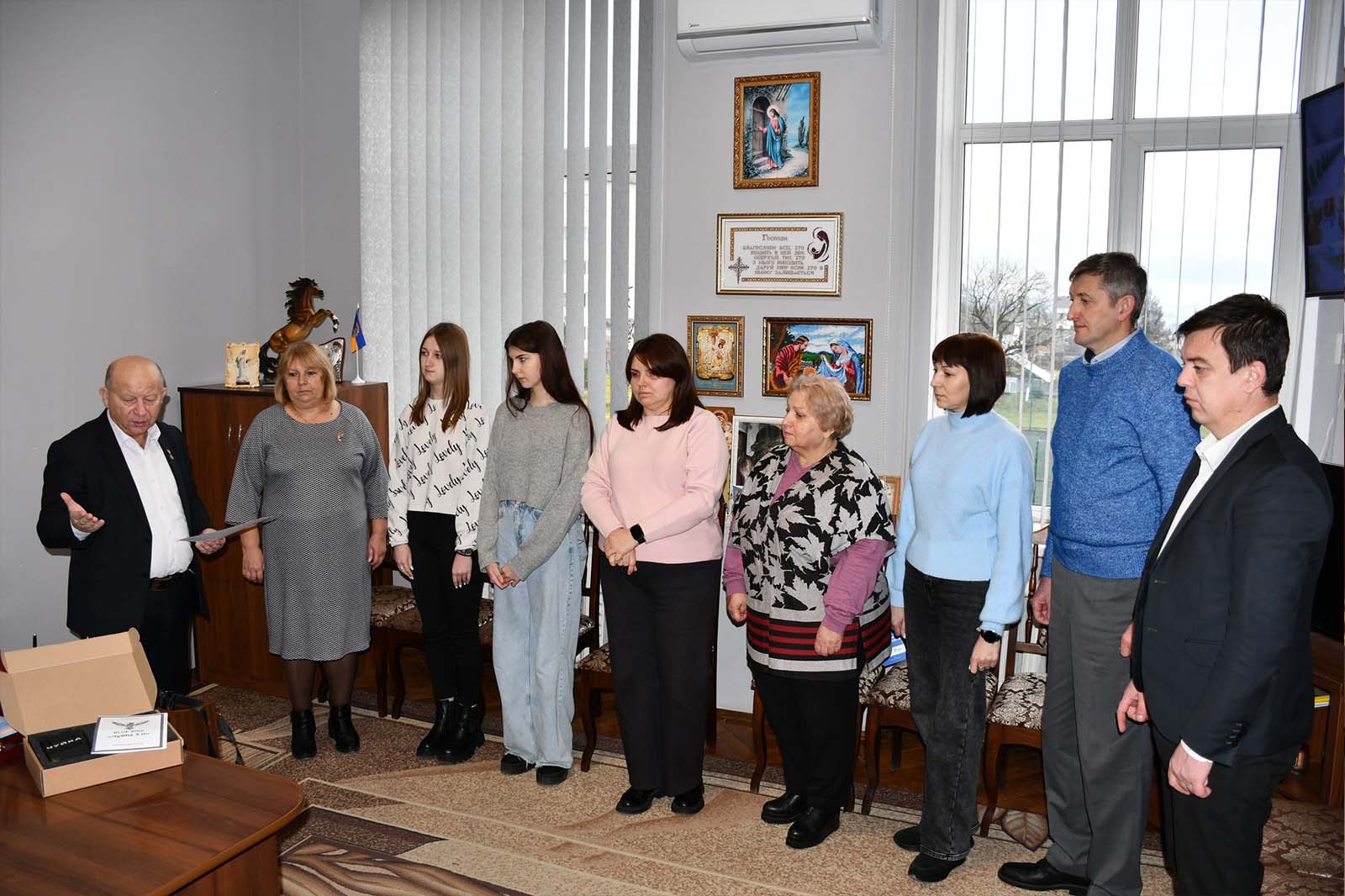 Долучилися до допомоги захисникам.