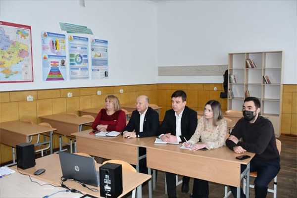 Онлайн-зустріч представників закладу освіти на чолі з директором Ігорем Тринівим із представниками європейської програми Erasmus+