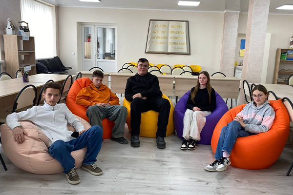 Читання на пуфах