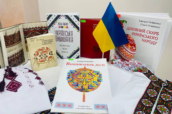 Напередодні Дня вишиванки та Дня Героїв України