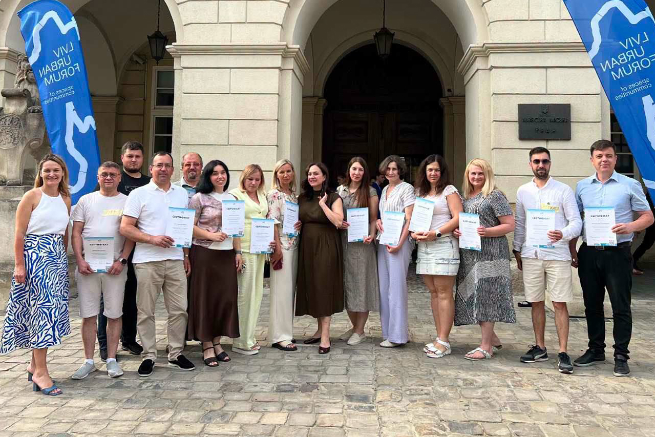 Представники Рогатинського аграрного фахового коледжу — Билів В.М. та Мартишин І.В. — взяли участь у тренінгу навчальної програми «Компанія», організованому ГО «Junior Achievement Ukraine».